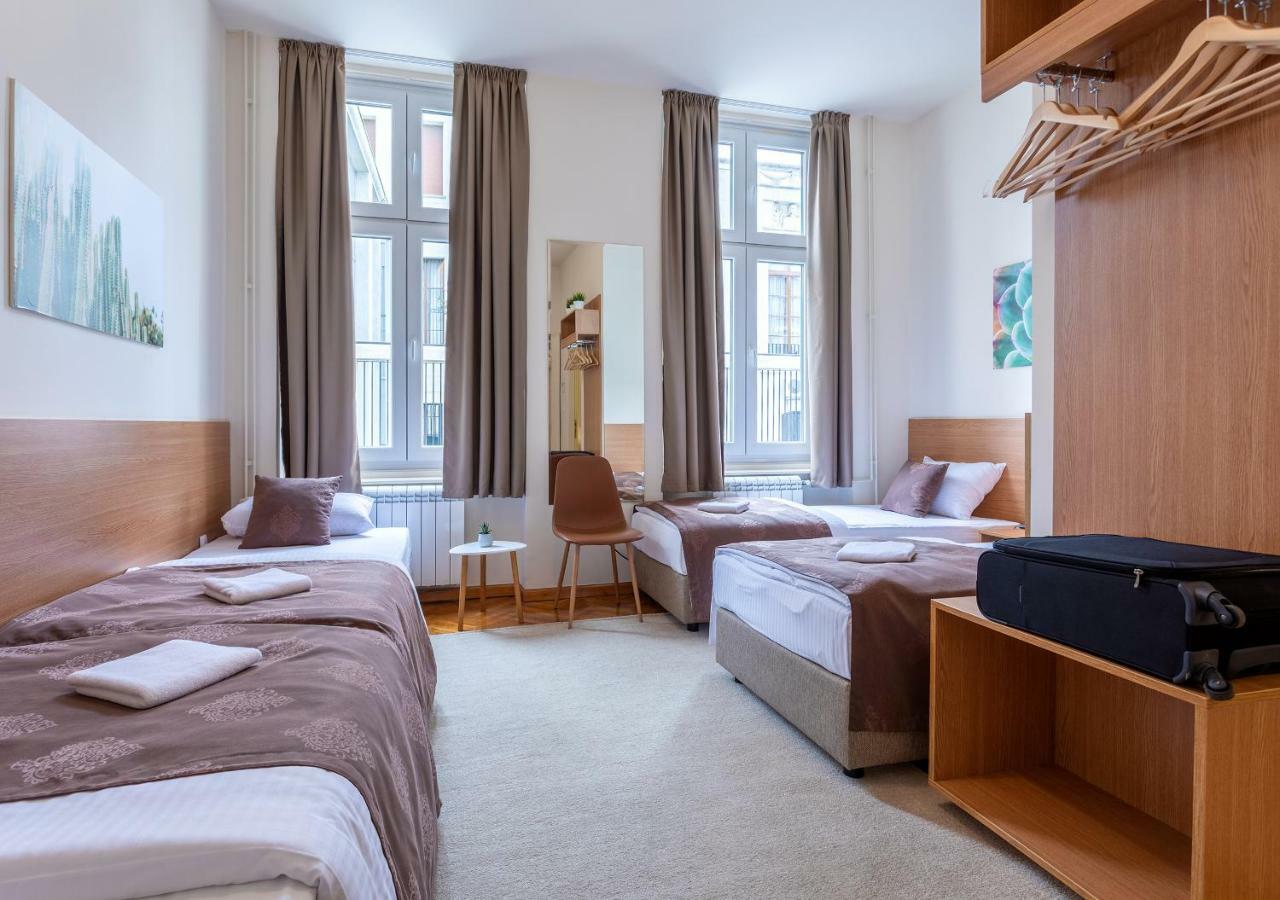 Booking En Suite Belgrado Esterno foto