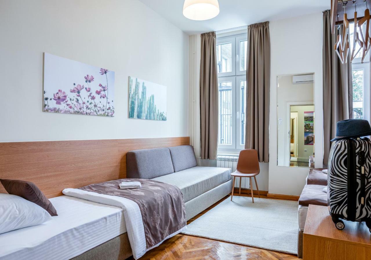 Booking En Suite Belgrado Esterno foto